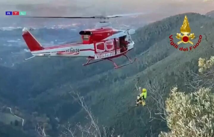 bajba jutott kutya helikopteres mentese image fc2cbafc9f9b0804d0555bac58e7